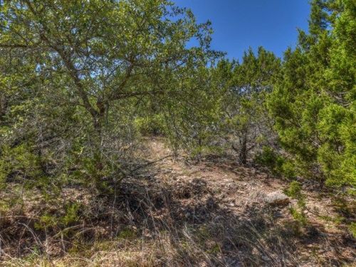 100 Manana Dr, Blanco, TX 78606-5127