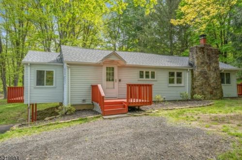 159 Old Turnpike Rd, Port Murray, NJ 07865-3216