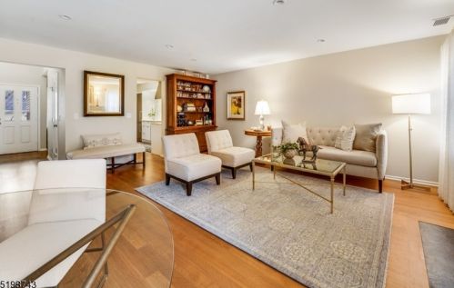 48 Cambridge Rd, Bedminster NJ  07921-1609 exterior