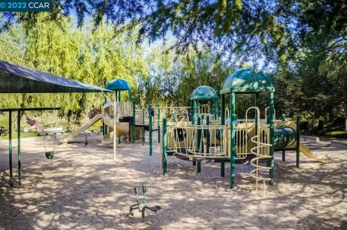 695 Blue Spruce Dr, Danville CA  94506-4525 exterior