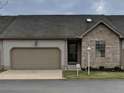 320 Myron St, Hubbard, OH 44425-1441