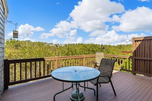 86 Holbeck Cor, Plymouth MA  02360-8241 exterior