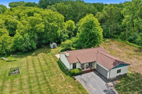 484 Chapel Ave, Twin Lakes, WI 53181-9523