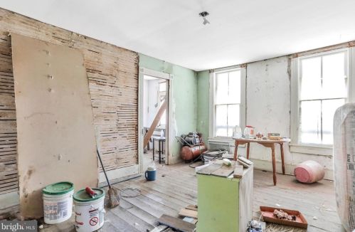 310 Main St, Edinburg VA  22824-9439 exterior