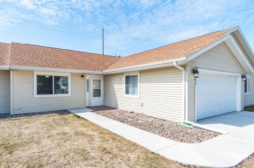 4432 33rd Ct, La Crosse, WI 54601-8128