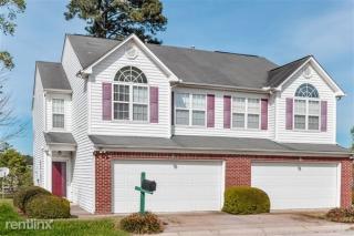 2232 Castle Pines Dr, Raleigh NC  27604-5443 exterior
