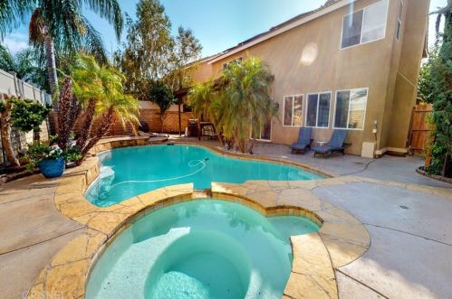 30416 Mallorca Pl, Santa Clarita CA  91384-4787 exterior