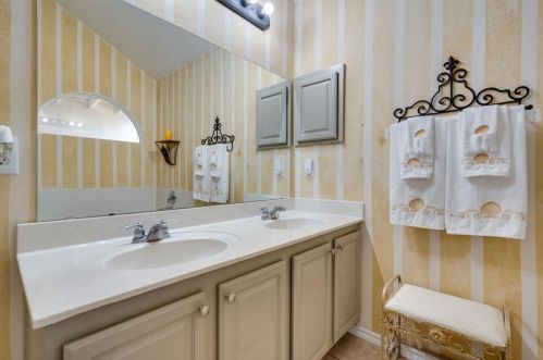 4705 Heron Pond Ln, Denton TX  76208-6809 exterior