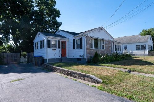 43 Crandall St, Providence, RI 02908-1323