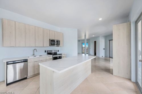 4150 Dingman Dr, Sanibel FL 33957-5107 exterior