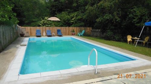 37 Town St, Norwich CT  06360-2323 exterior