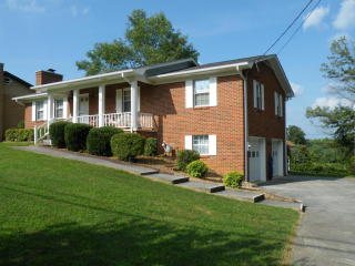 310 Swanee Dr, Maryville, TN 37804-3639