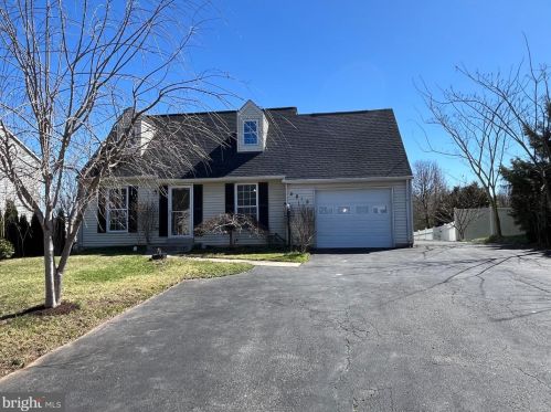 5815 Riverside Dr, Woodbridge, VA 22193-3751