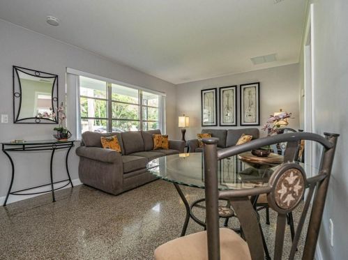 1570 4th Ave, Vero Beach FL  32960-5814 exterior