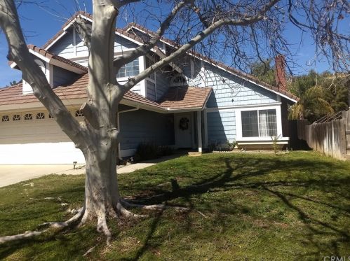 3384 Spruce St, Lake Elsinore, CA 92530-1882