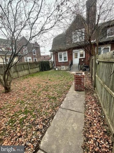 2 Spruce St, Boothwyn, PA 19061-4629