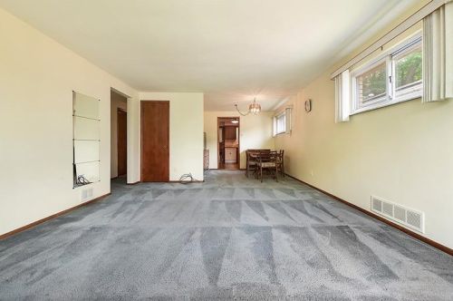 3959 Boulevard Dr, Pittsburgh PA  15217-2619 exterior