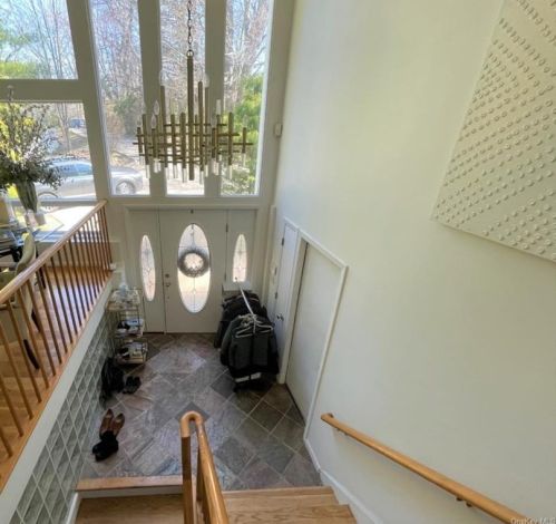 23 Greenville Rd, Scarsdale, NY 10583-1813