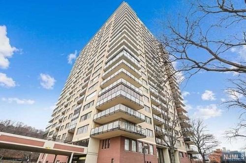 1203 River Rd, Edgewater NJ  07020-1456 exterior