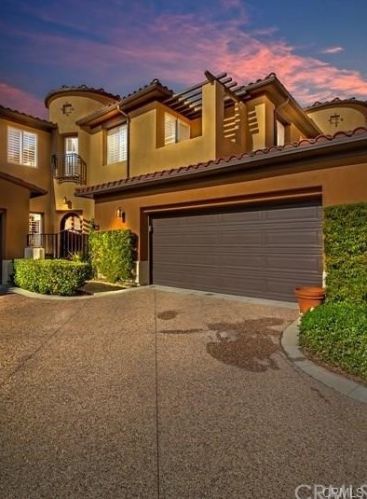 5 Valore Dr, Newport Beach, CA 92657-1523