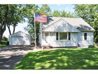 2145 Sloan St, Saint Paul, MN 55117-2028