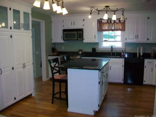 146 Tri Mountain Rd, Durham, CT 06422-2310
