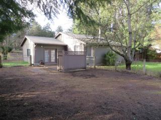 6825 Lake Saint Clair Dr, Olympia, WA 98513-9227