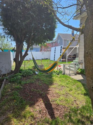 315 Morris Ave, Far Rockaway, NY 11096-2017