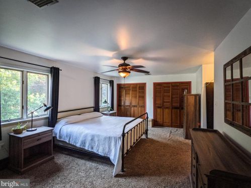 619 Davis Rd, Cheltenham PA  19012-1636 exterior