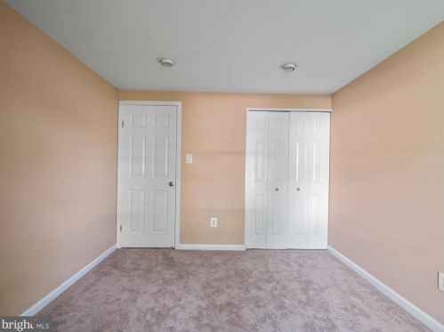 2268 Cocquina Dr, Herndon VA  20191-1140 exterior