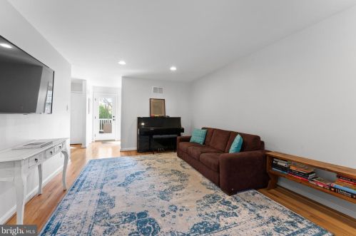 306 Hampton Rd, Wilmington DE  19803-2420 exterior