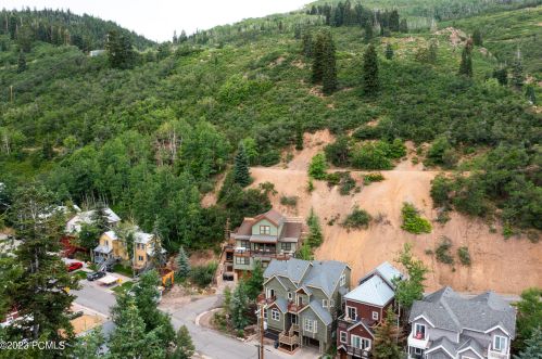 220 Daly Ave, Park City, UT 84060-5221