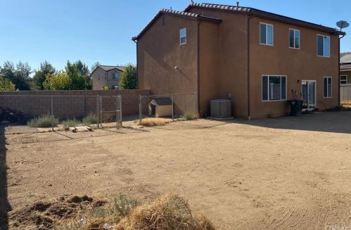 10343 Paradiso Way, Bakersfield, CA 93306-7879