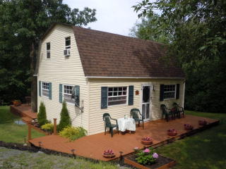 381 Creek Rd, Perrys Mills, NY 12919-4560