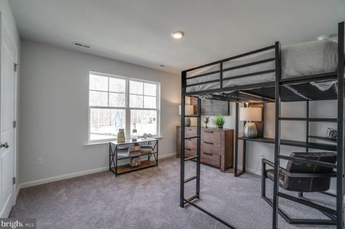 161 Winifred Dr, Hanover PA  17331 exterior