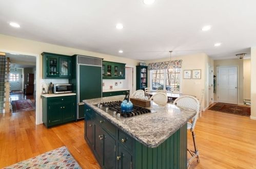 22 Main St, Dover MA  02030-2026 exterior