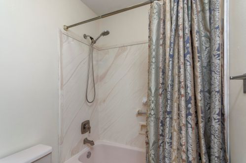 200 Ten Lake Dr, Defuniak Springs FL  32433-4506 exterior