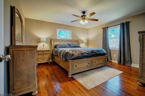 1 Pinewood Ct, Flemington NJ 08822-4909 exterior