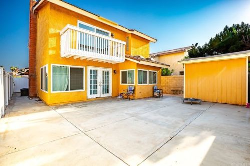 126 Olivetree Dr, Perris CA  92571-2743 exterior