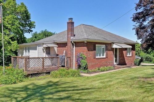 1145 Burgettstown Rd, Hickory, PA 15340-1326