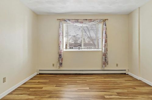 105 Nepaug Rd, South Kingstown RI  02882-2303 exterior