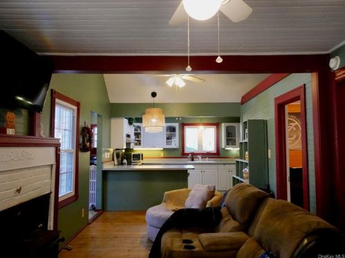 78 Ondaora Pkwy, Highland Falls NY  10928-4012 exterior