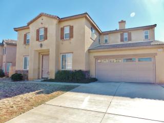 2130 Tangerine St, Palmdale CA  93551-6226 exterior