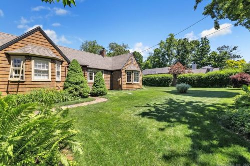 1118 Cedar Rd, Southport, CT 06890-1007