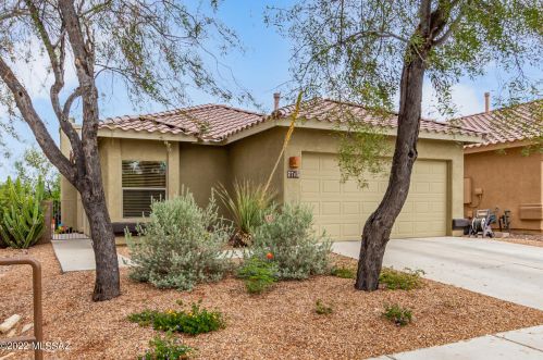 7715 Sombrero View Ln, Tucson, AZ 85743-5272