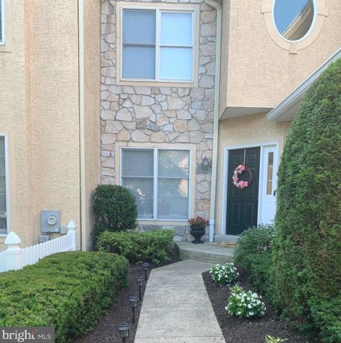 121 Sawgrass Dr, Blue Bell, PA 19422-3209