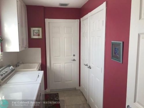 10676 Hartwick Dr, Fort Pierce FL  34987-1923 exterior
