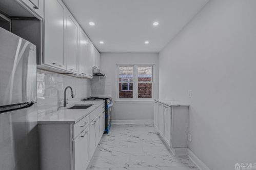 154 Midland Pl, Newark NJ  07106-3311 exterior