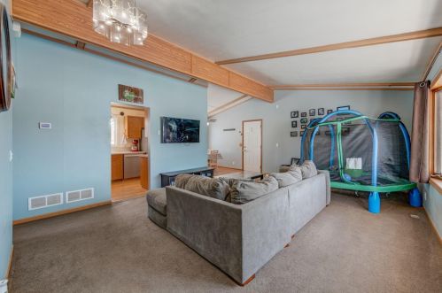 1397 6th Ave, Hammond, WI 54002-9359