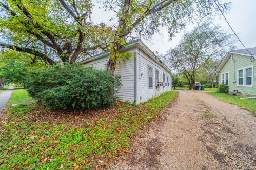 913 Bolivar St, Denton, TX 76201-2921